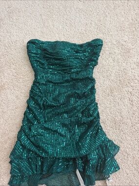 Lucy in the Sky Emerald Green Sequin Ruched Bodycon Dress in Green